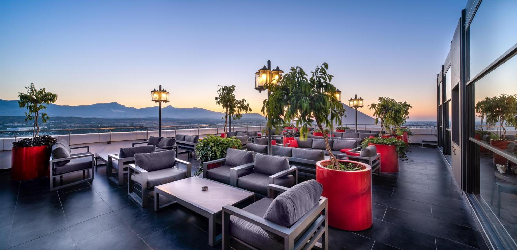 Concorde Tower Hotel & Casino ニコシア エクステリア 写真 The rooftop lounge at the hotel