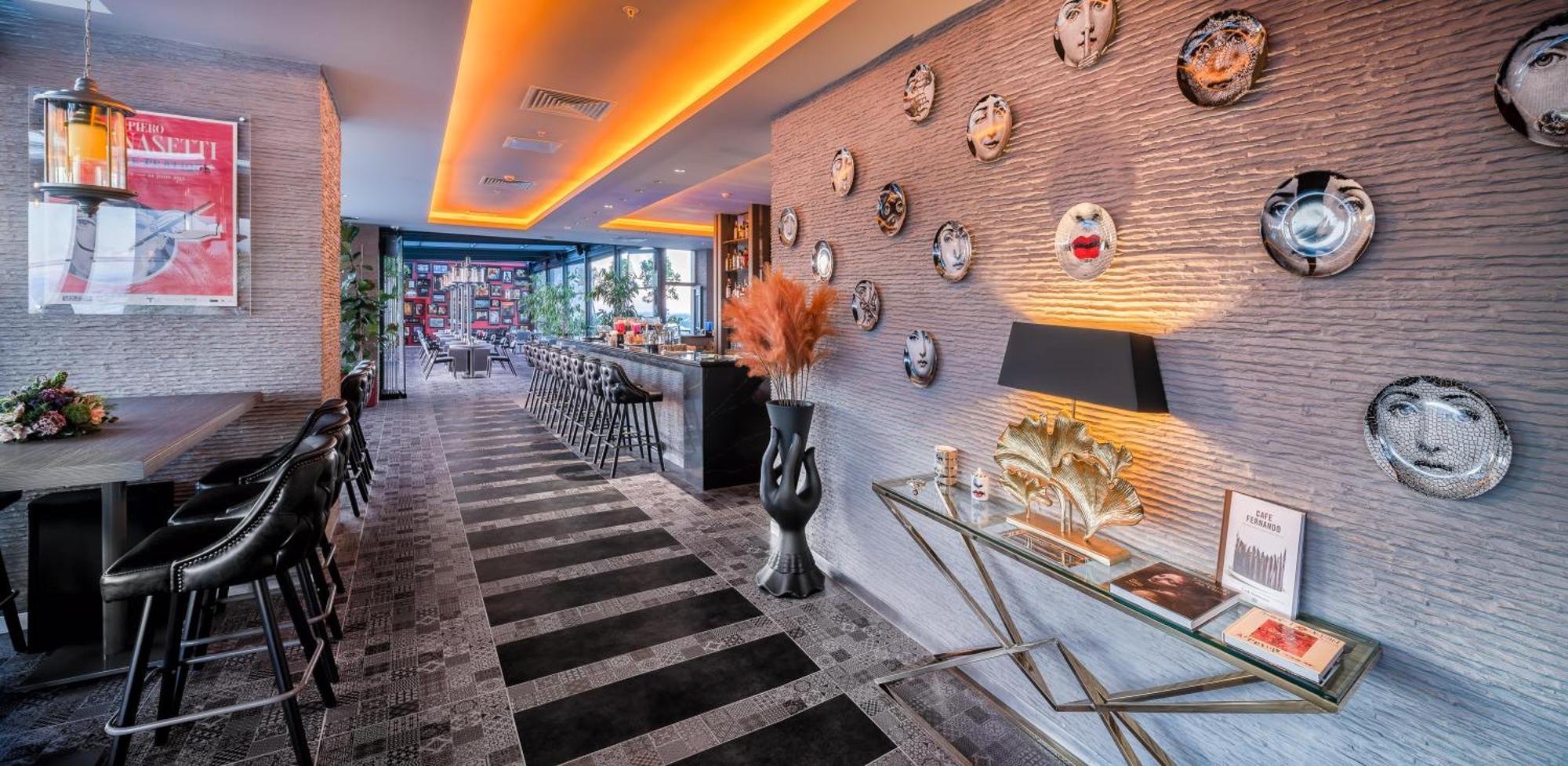 Concorde Tower Hotel & Casino ニコシア エクステリア 写真 The interior of the hotel