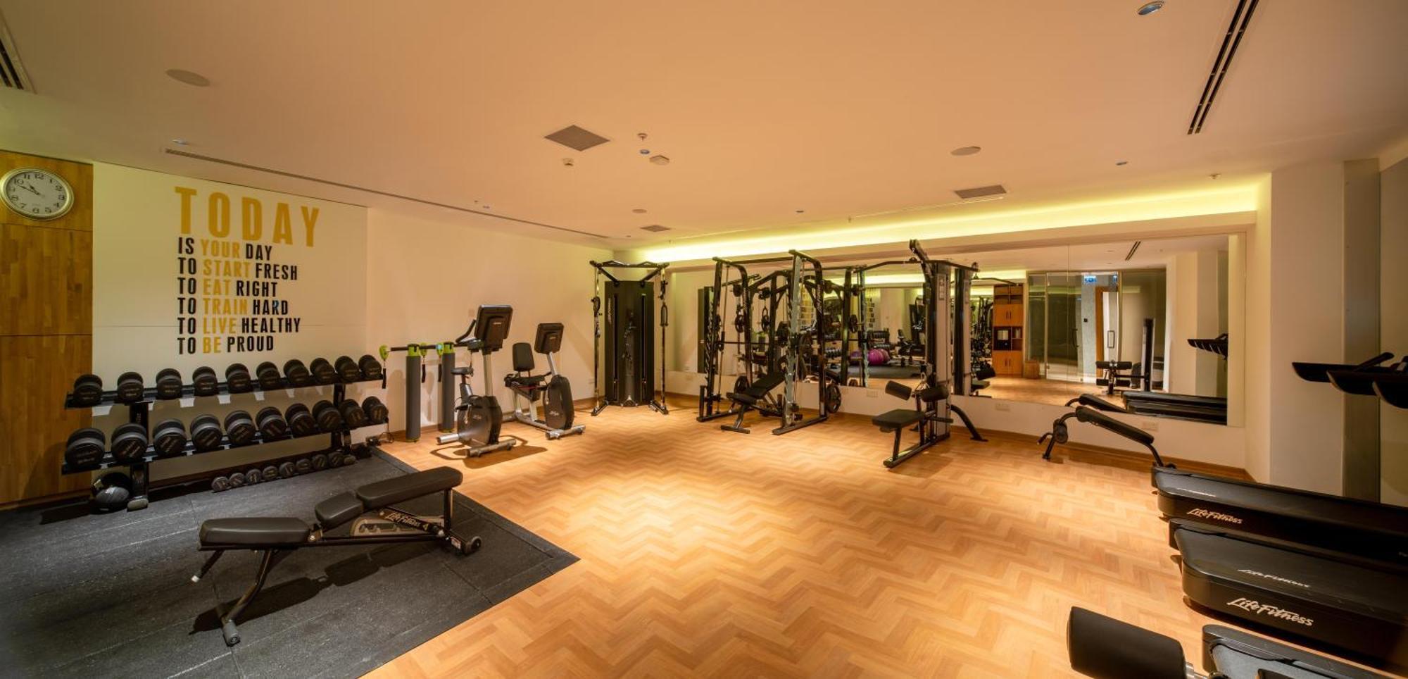 Concorde Tower Hotel & Casino ニコシア エクステリア 写真 The gym at the hotel