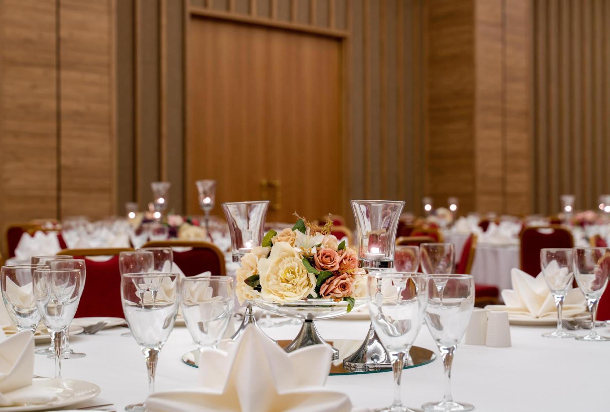 Concorde Tower Hotel & Casino ニコシア エクステリア 写真 The interior of the ballroom