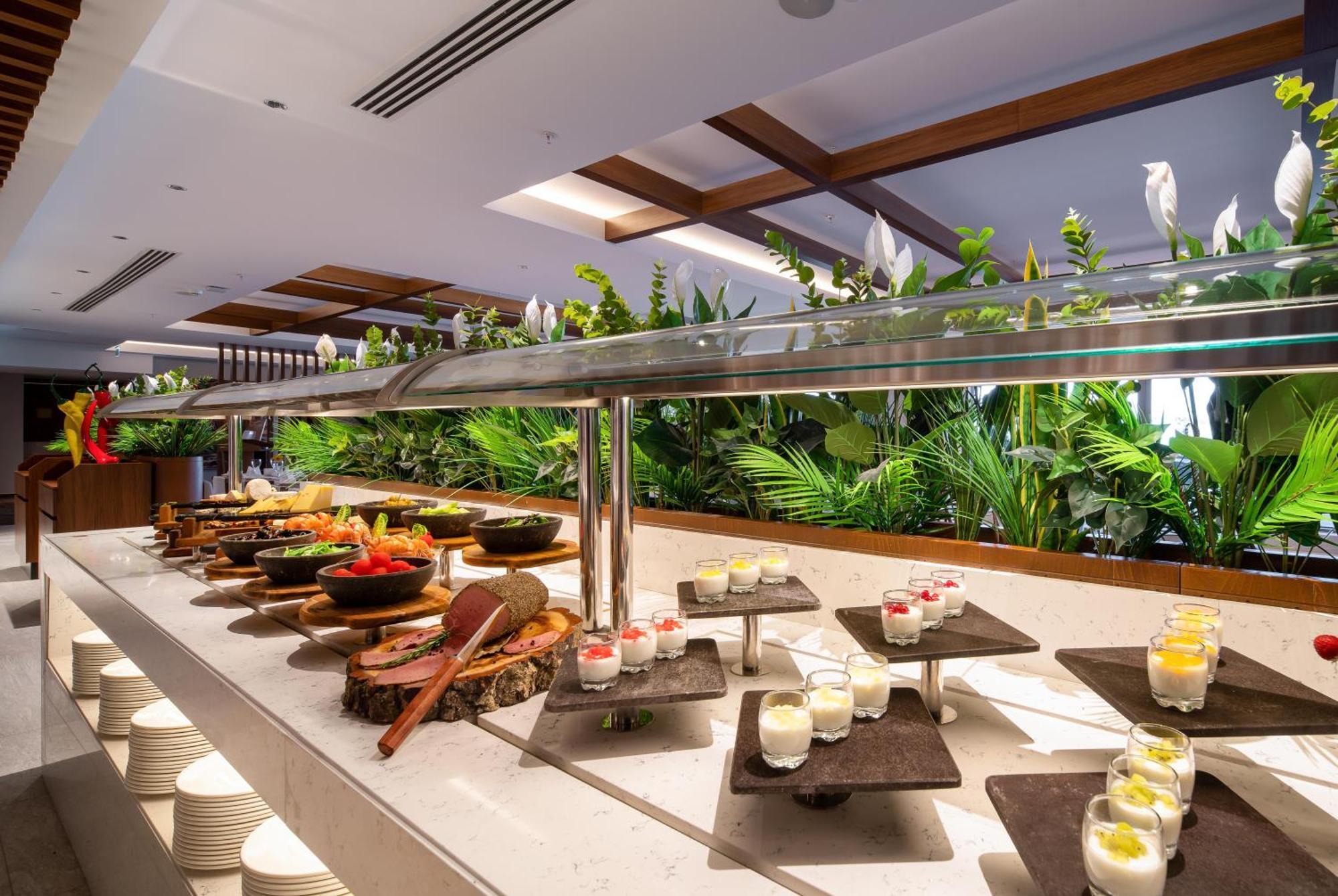 Concorde Tower Hotel & Casino ニコシア エクステリア 写真 A buffet at a hotel