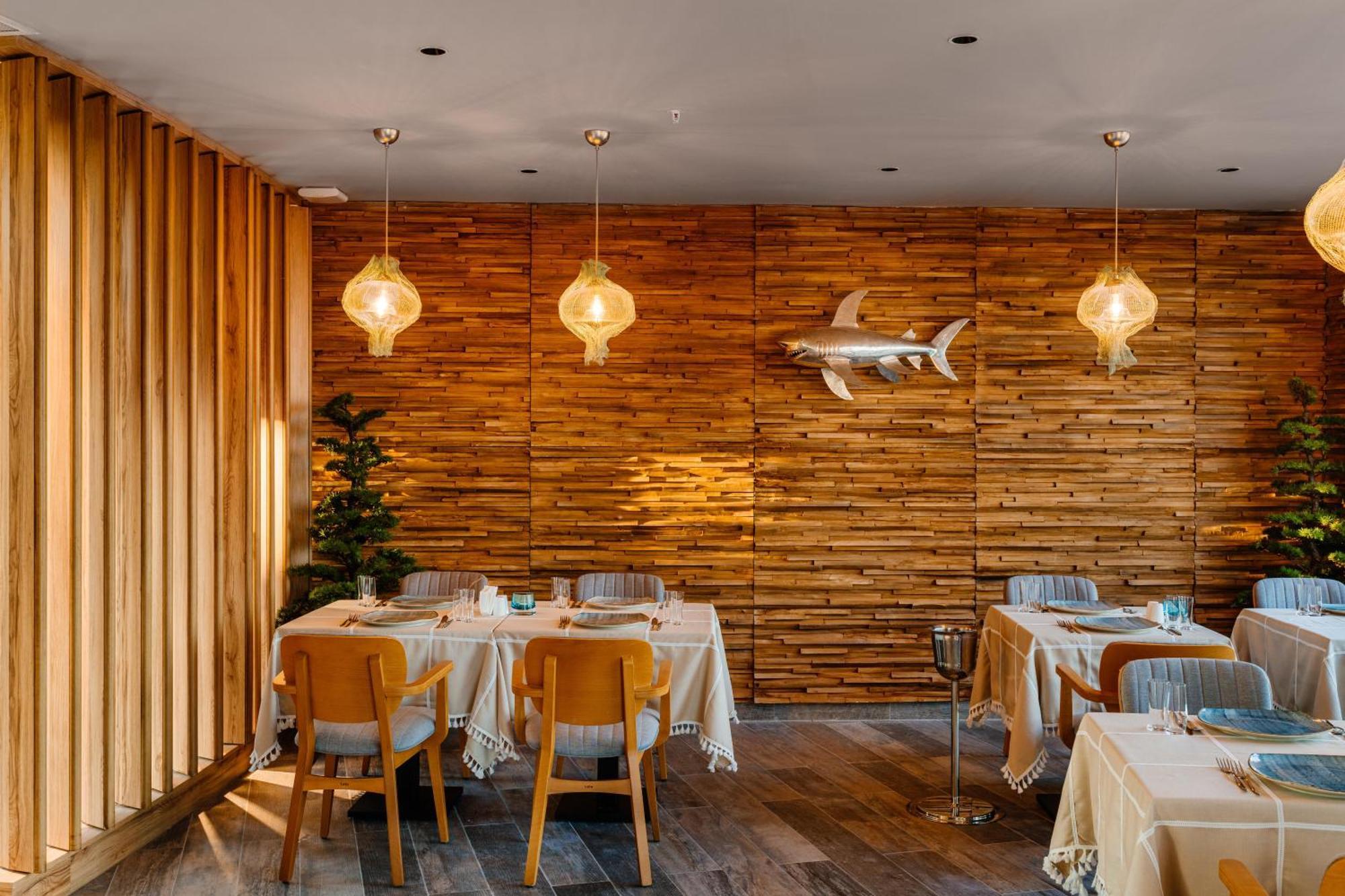 Concorde Tower Hotel & Casino ニコシア エクステリア 写真 Restaurant interior