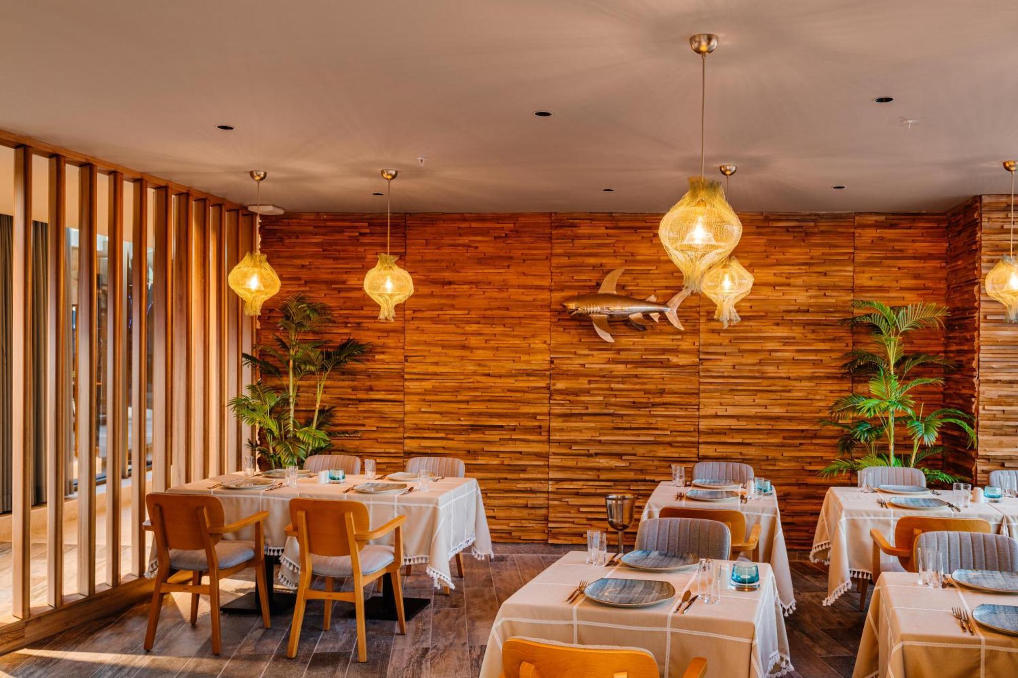 Concorde Tower Hotel & Casino ニコシア エクステリア 写真 Restaurant "El Bulli", 2006